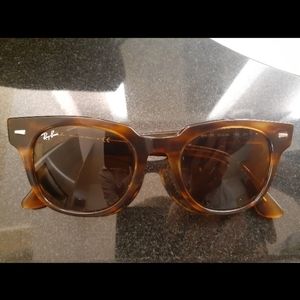 Ray-Ban Meteor Sunglasses